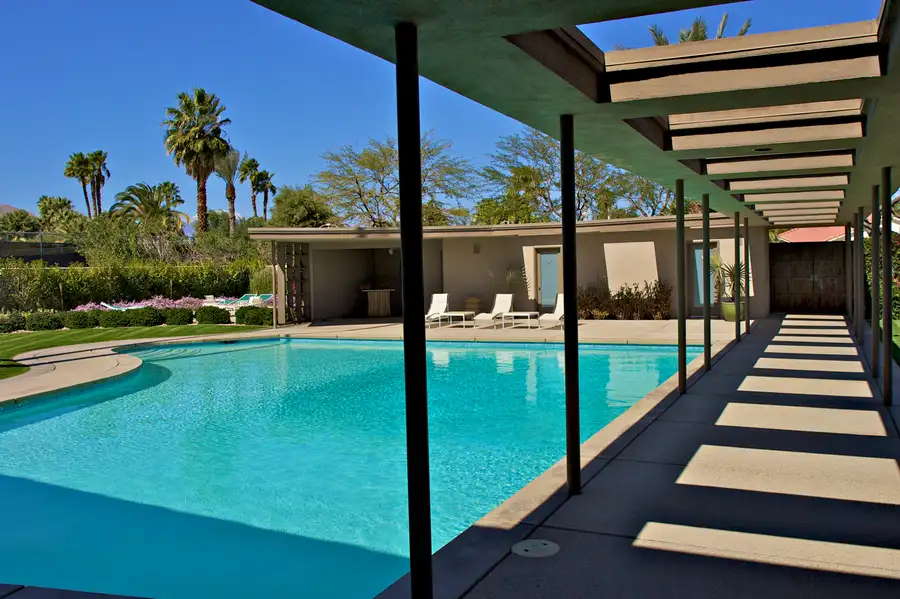 Two Palms Photo 1