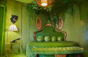 Vintage Pink Hollywood Regency Home Photo 3