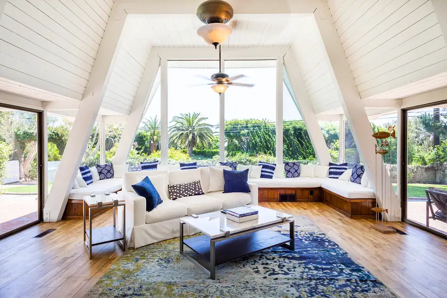 The Captains Quarters Photo 1