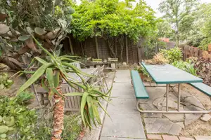 Silver Lake Craftsman House With Sunroom Photo 4