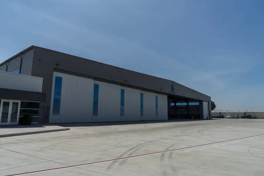 Hangar No.12 Photo 1