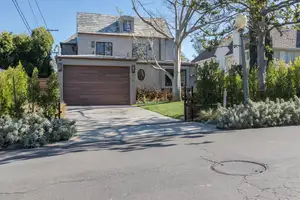 Modern No.2855 Photo 2