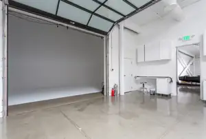 Studio No.200 - C Photo 2