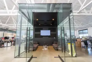 Modern Office No.7 Photo 3