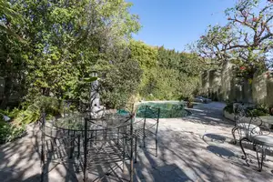 Decorative Delight Photo 4