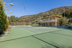 The Amber Estate Photo 3