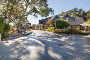 The Amber Estate Photo 4