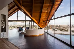 Gesner Hollywood Hills Photo 2