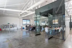 Modern Office No.7 Photo 2