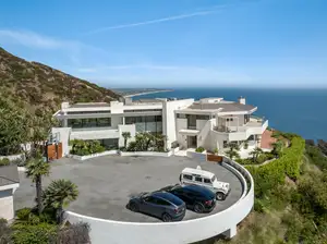 Malibu Blufftop Estate Photo 3
