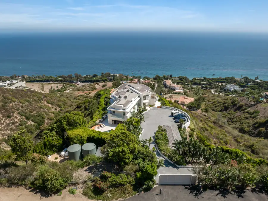 Malibu Blufftop Estate Photo 1