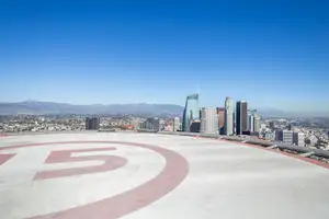 Downtown Luxury Hotel Photo 2