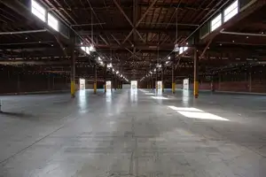 Warehouse No.510 Photo 2