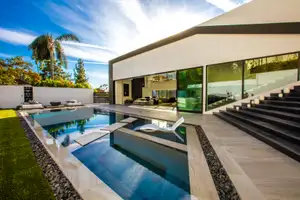 Modern Supernova Photo 3