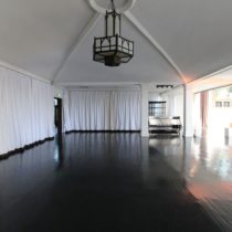 arched-ceiling-natural-light-ballroom-26