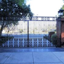 gated-lush-estate-60