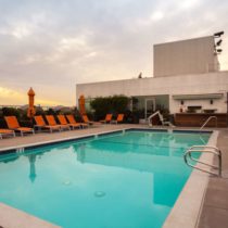 glamorous-boutique-hotel-on-the-sunset-strip-03