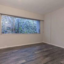 mid-century-natural-light-home-with-hillside-view-16