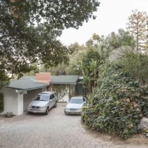 mid-century-natural-light-home-with-hillside-view-61